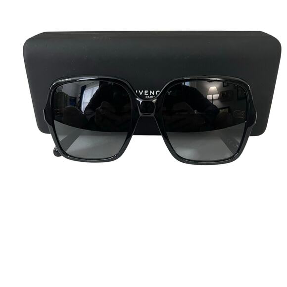 Givenchy Gv7123/G/S 807 Sunglasses Black Women’s Square Eyewear - Picture 1 of 7